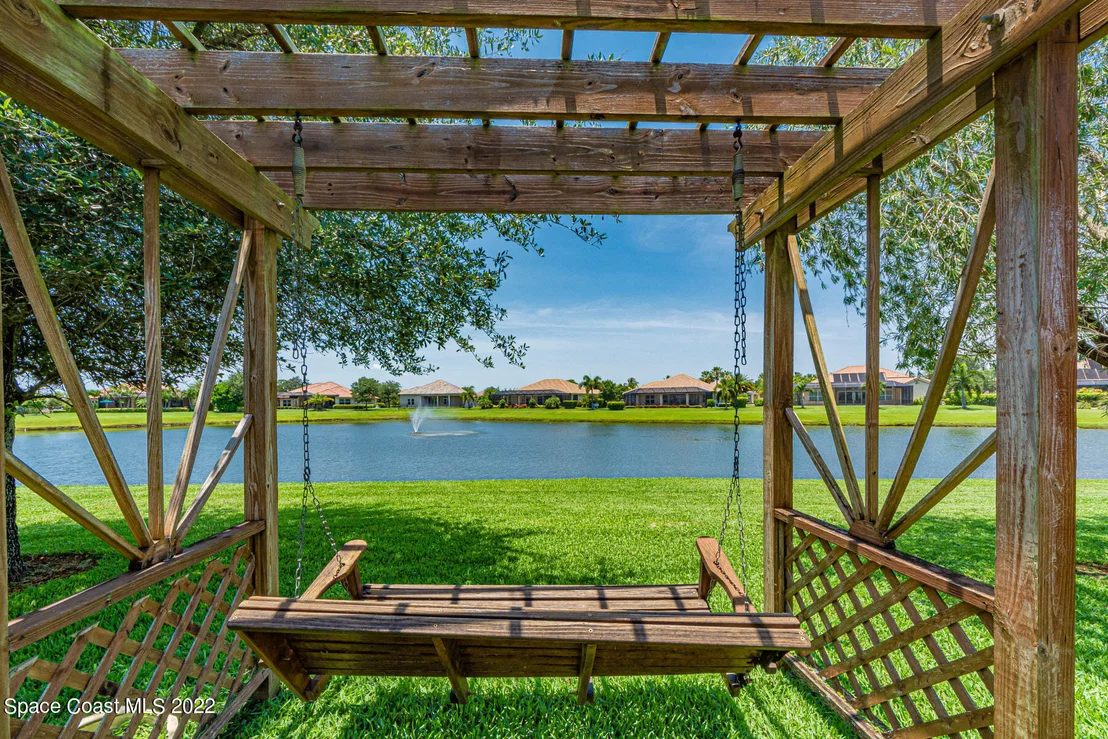 Photo of 585 Caroline Drive