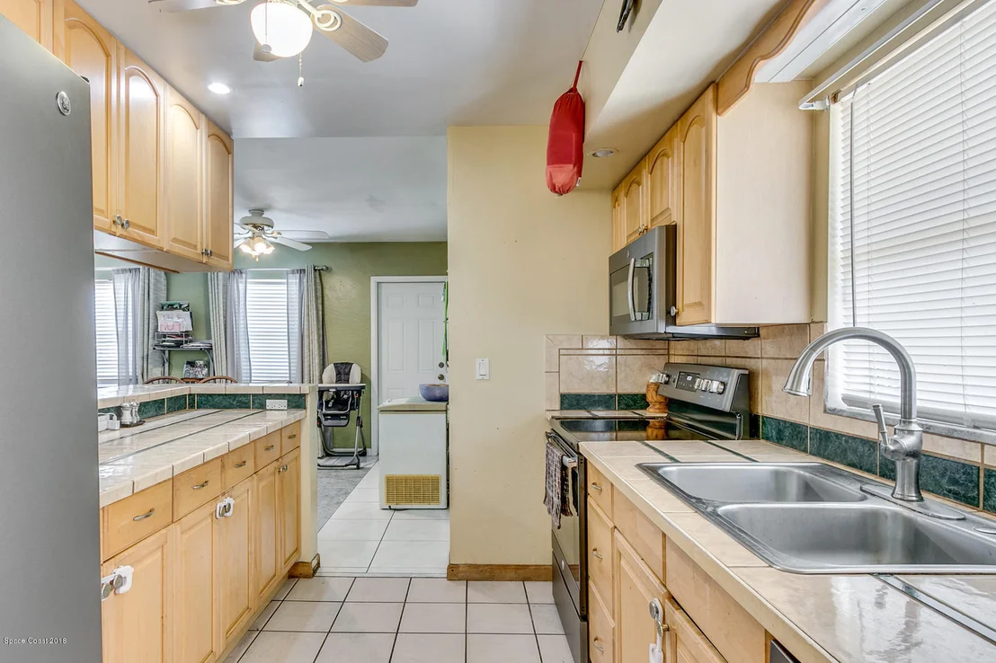 Photo of 3159 Abbott Avenue NE