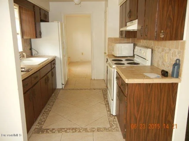 Photo of 1084 Hermosa Drive