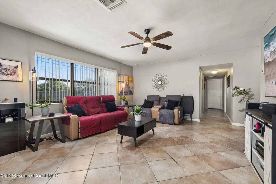 Photo of 932 Glenmore Circle