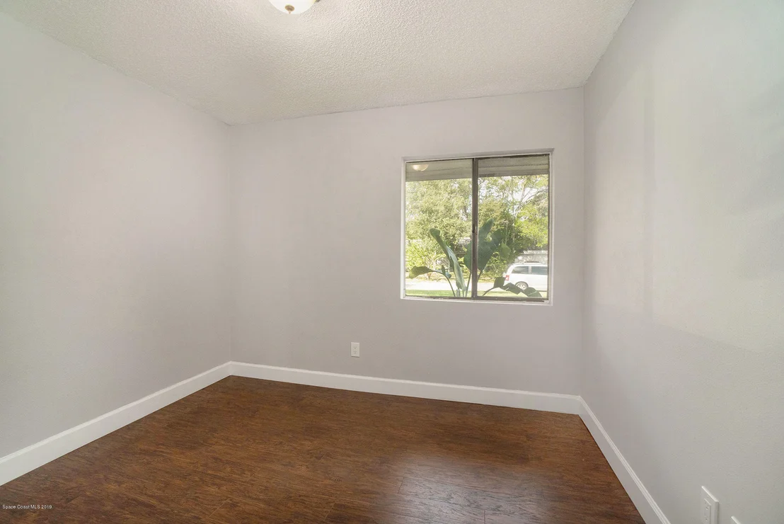 Photo of 409 Surrey Run
