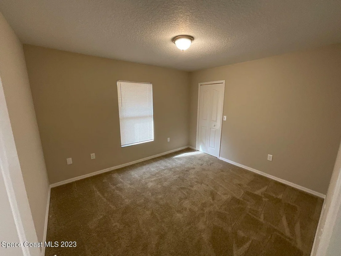 Photo of 6420 Golfview Avenue