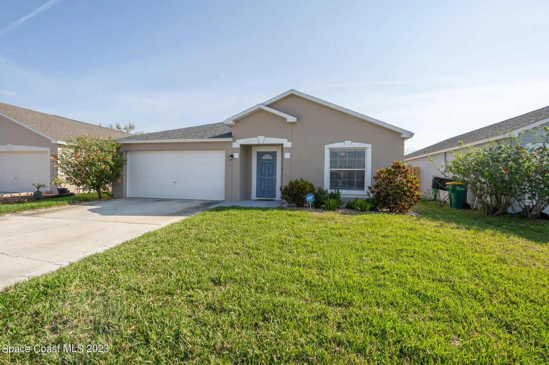 Photo of 790 Wickham Lakes Drive