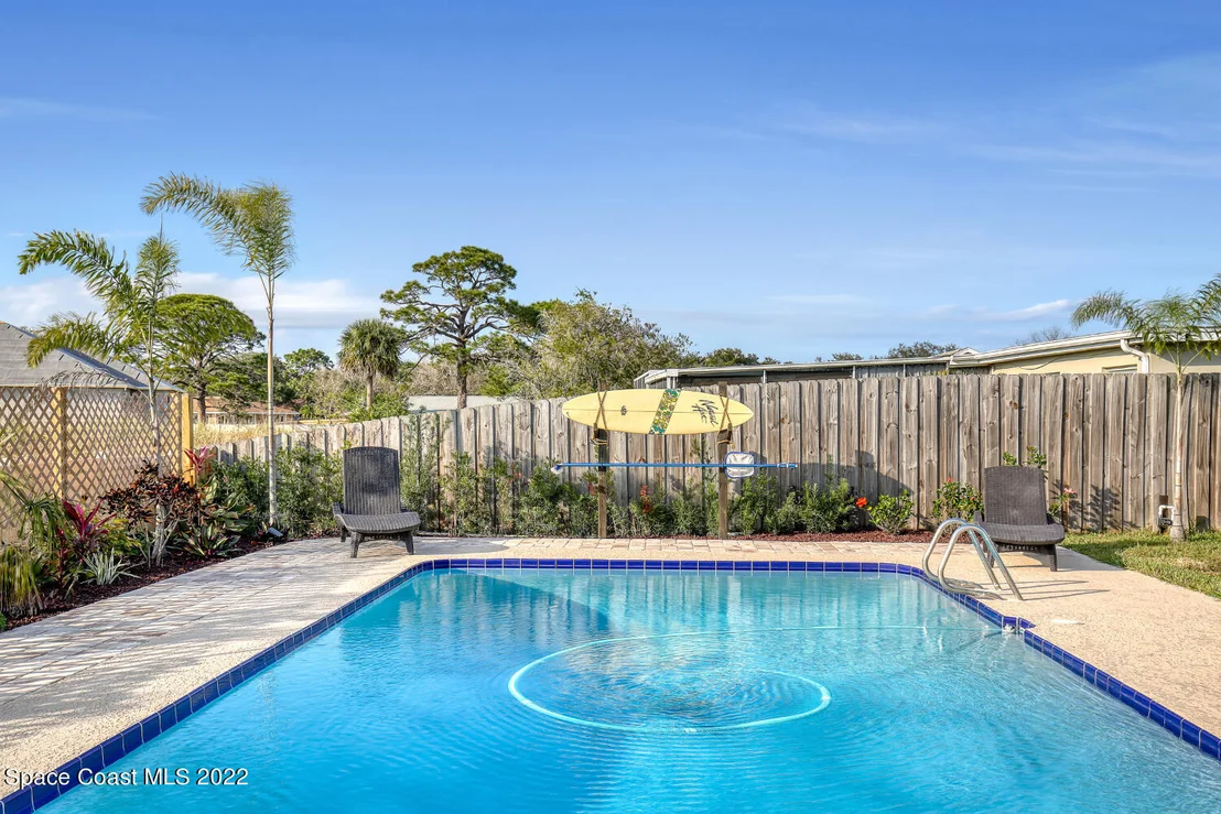 Photo of 760 Pebble Beach Avenue NE