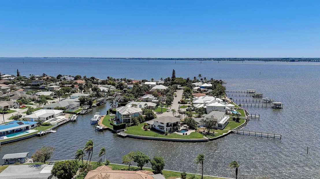 Photo of 451 River View Lane