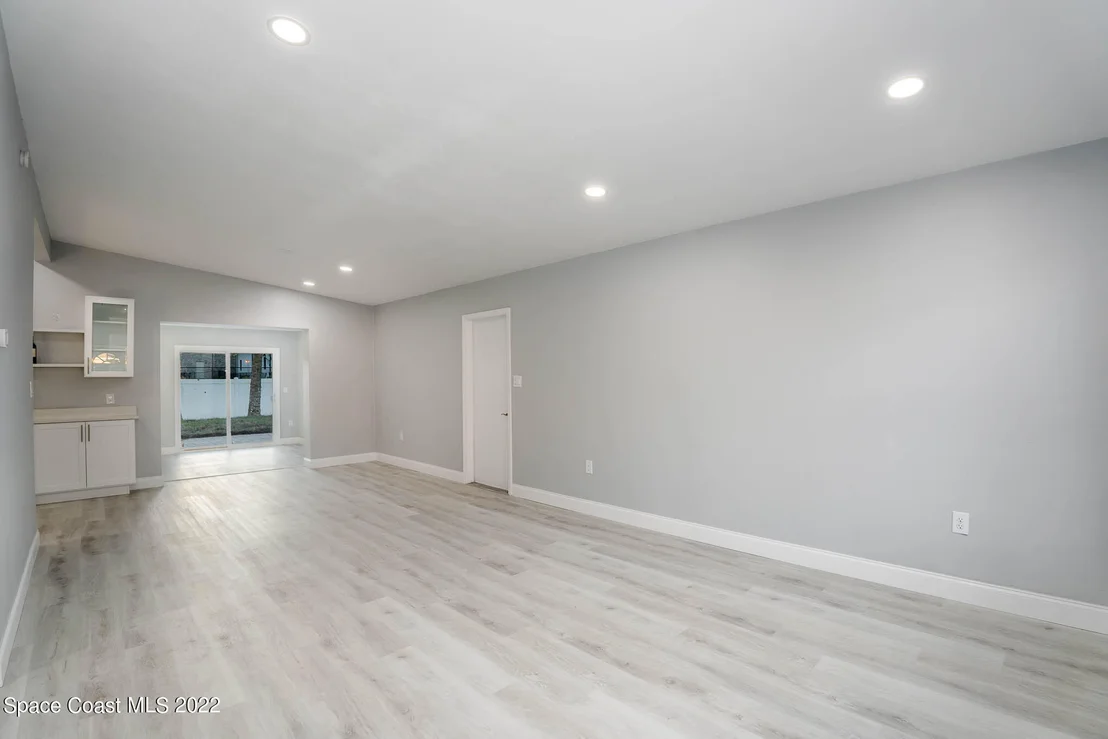 Photo of 33 Knollwood Drive