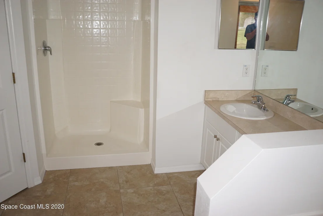 Photo of 1101 Morgan Circle NE