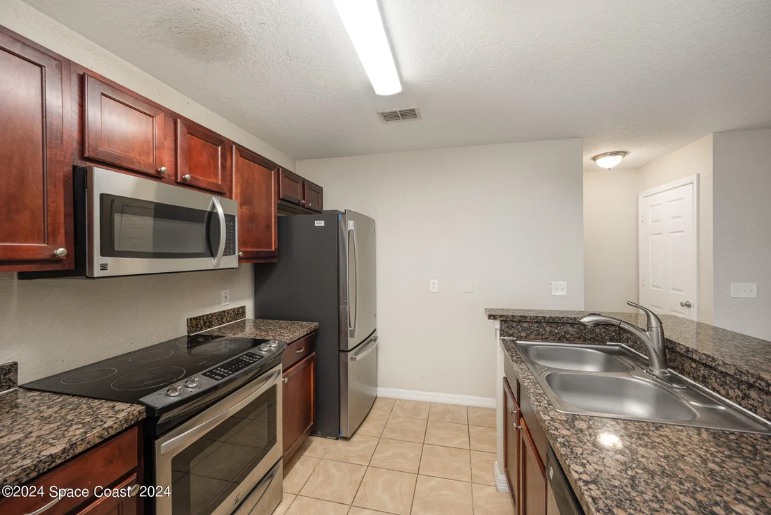 Photo of Unit 1021 at 3501 D'Avinci Way