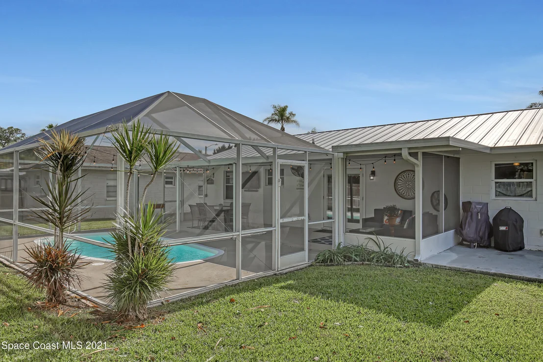 Photo of 2560 Corbusier Drive
