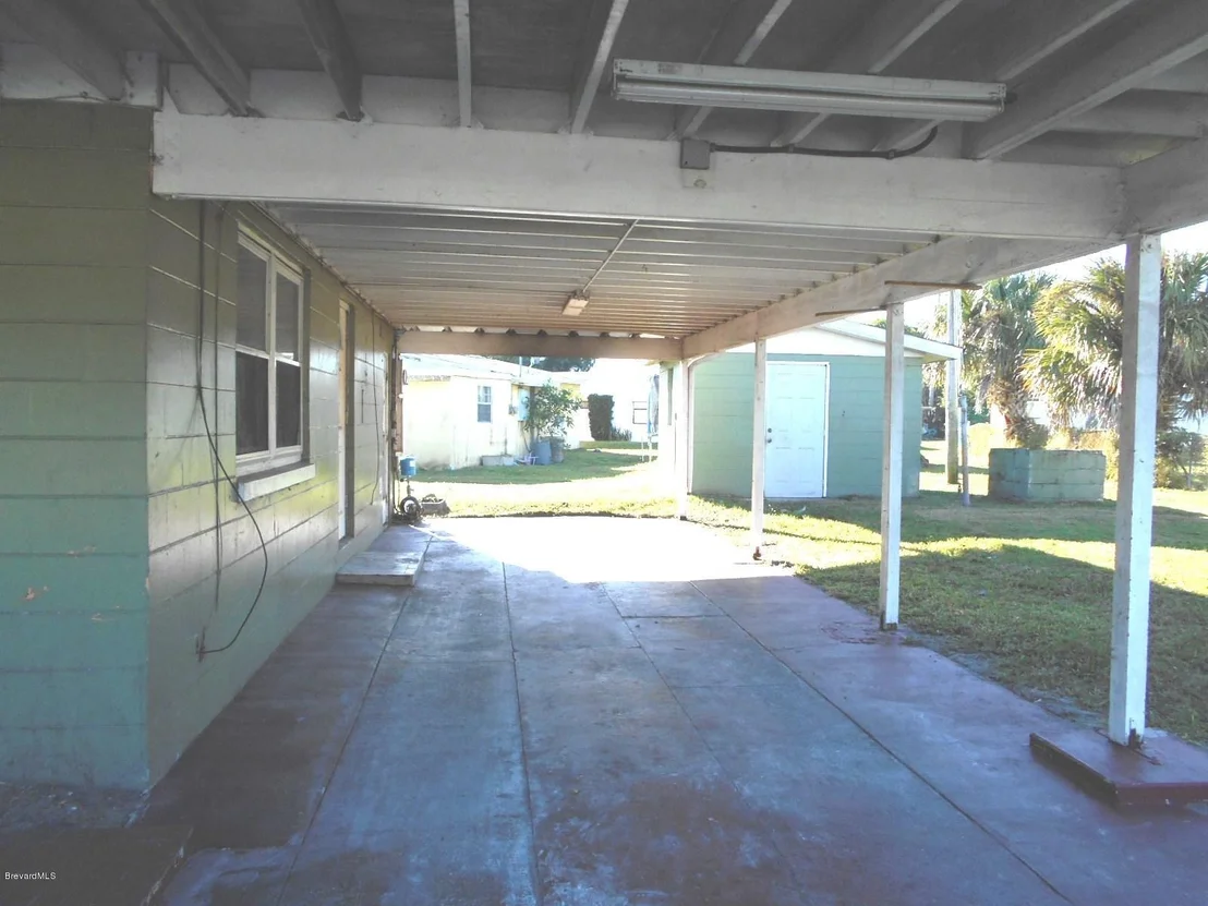 Photo of 2921 Lawrence Drive