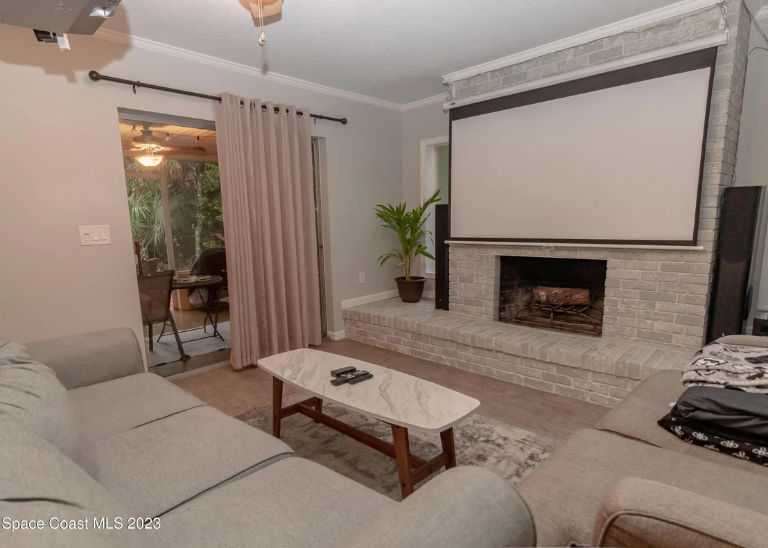 Photo of 800 Mark David Boulevard