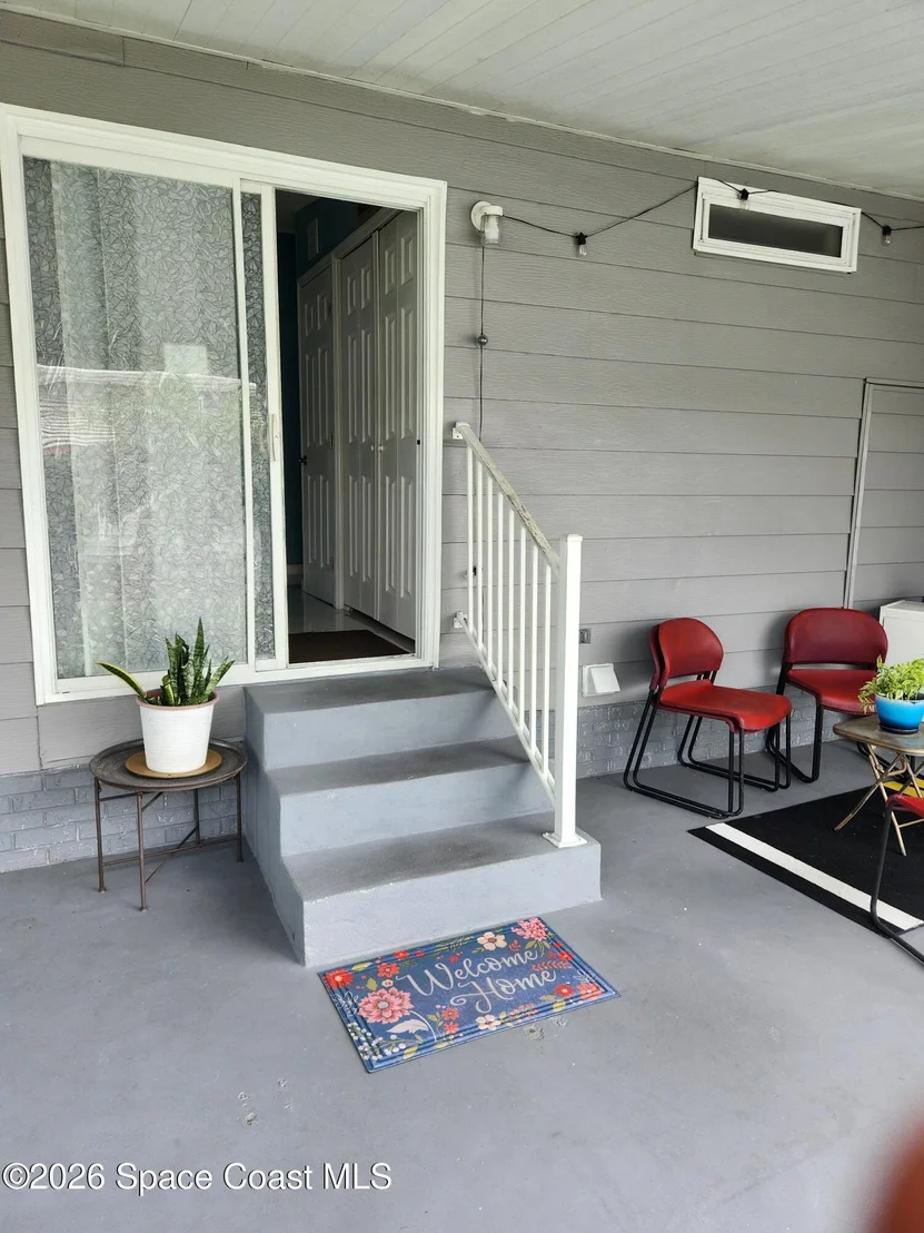 Photo of 2310 Coconut Palm Drive NE
