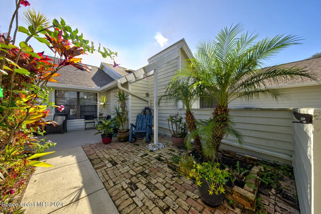 Photo of 873 Ridge Lake Drive