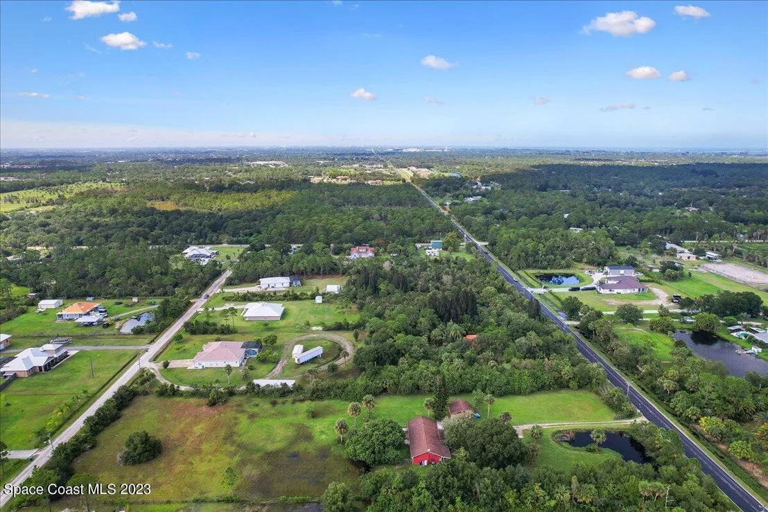 Photo of 2660 Weber Road