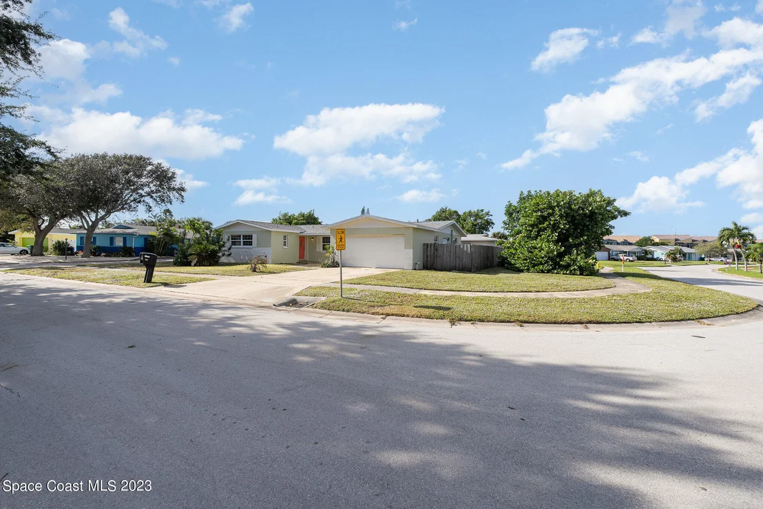 Photo of 947 Bluewater Drive