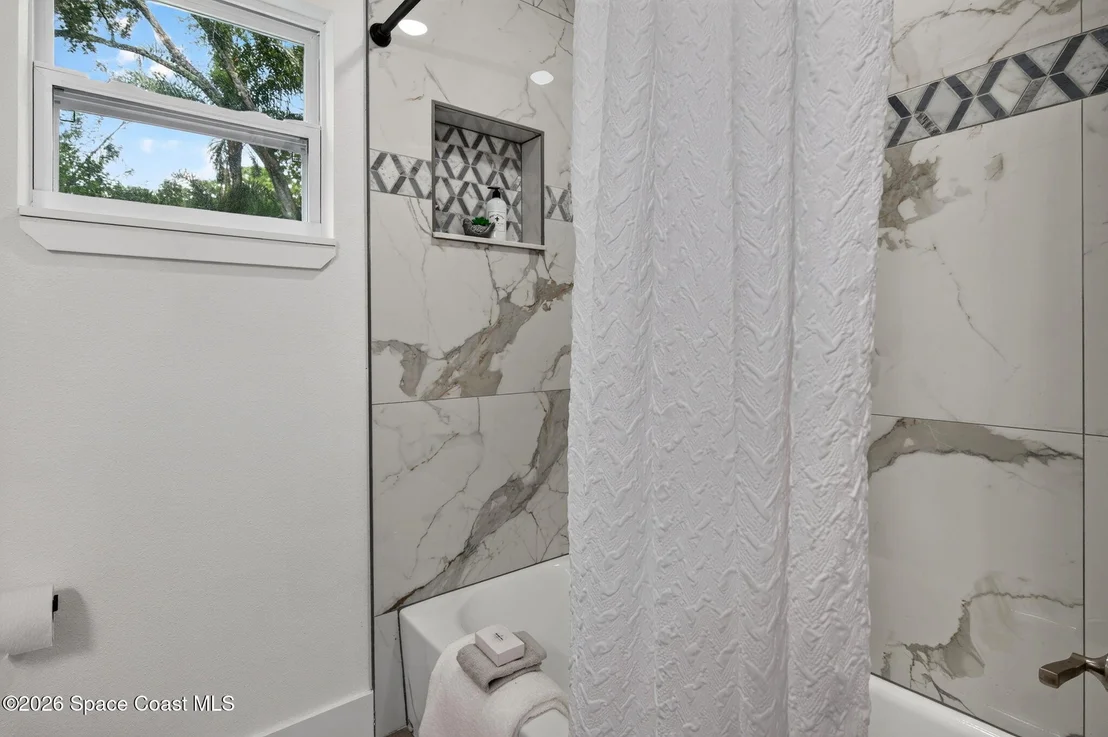 Photo of 3480 Milwaukee Avenue