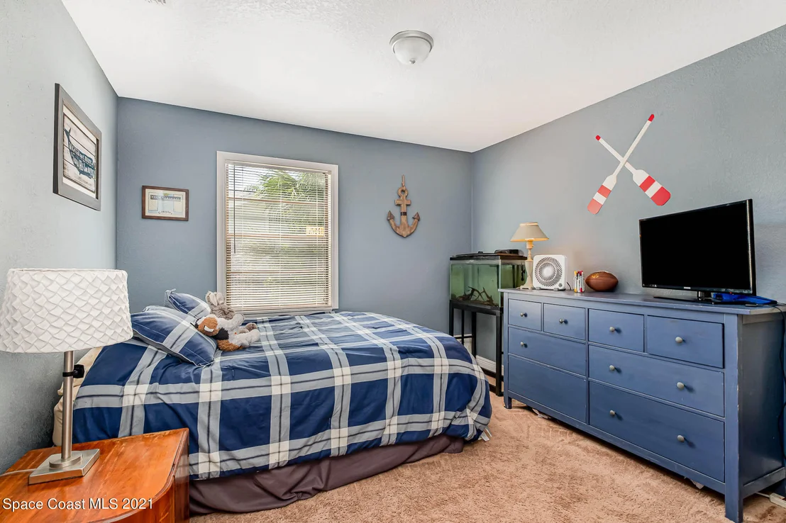 Photo of 712 Turnberry Drive