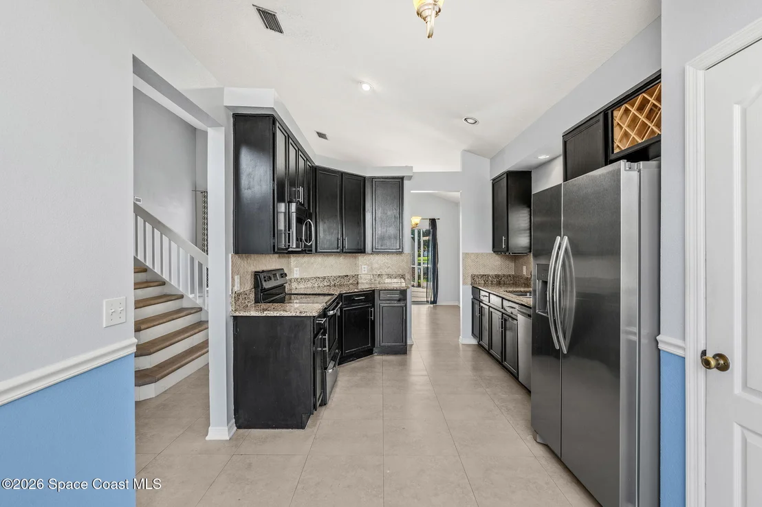 Photo of 685 Ashbury Avenue