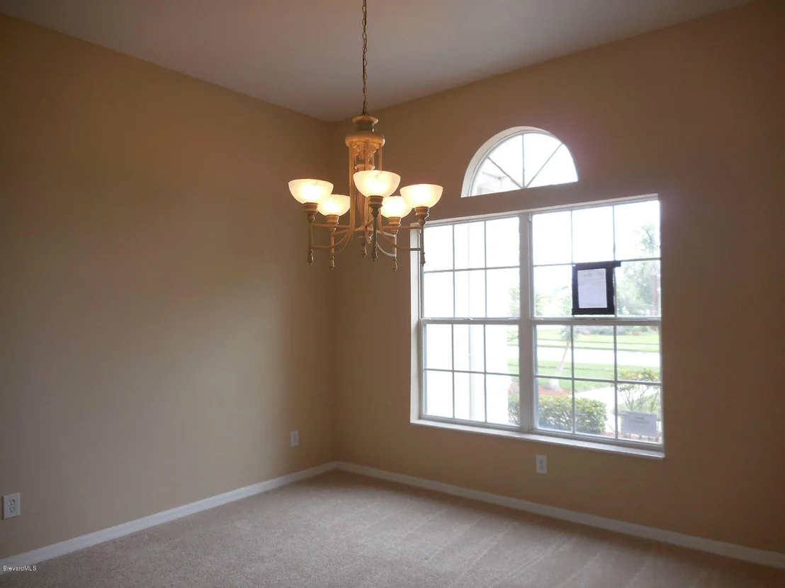 Photo of 194 SE Ridgemont Circle