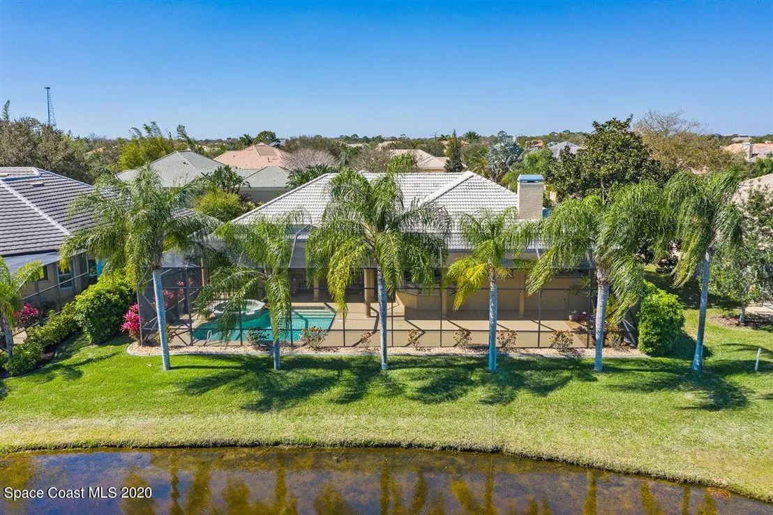 Photo of 925 Chatsworth Drive