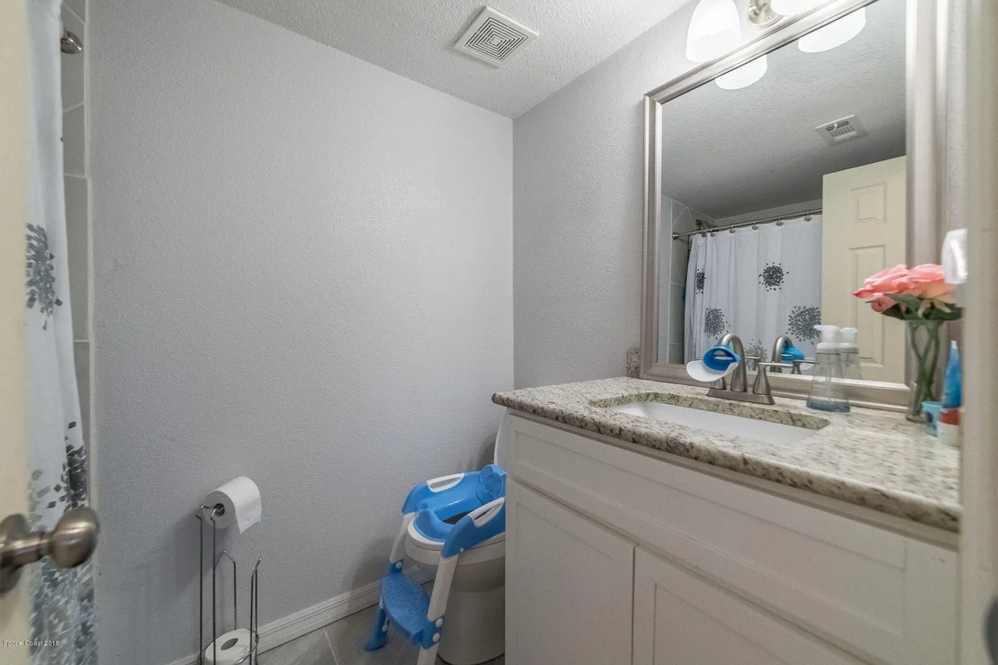 Photo of 812 W Highland Drive
