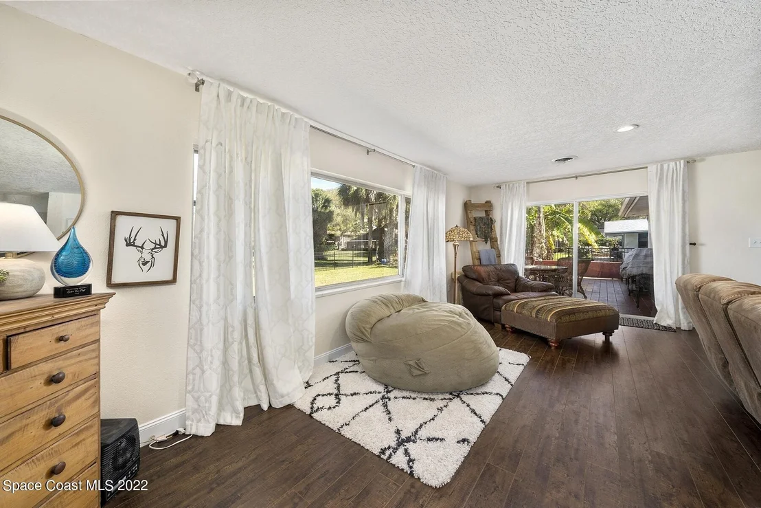 Photo of 1006 Barton Boulevard