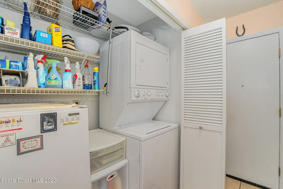 Photo of 1241 Lakeview Drive