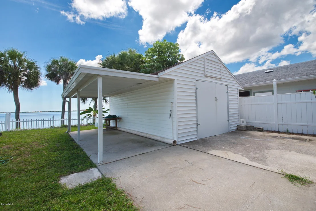 Photo of 2317 Pineapple Avenue