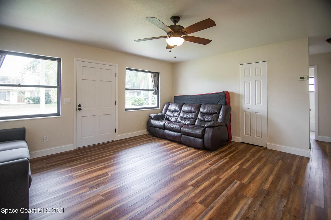 Photo of 2455 Lakeview Drive