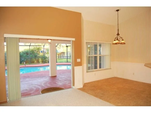 Photo of 860 Spring Oak