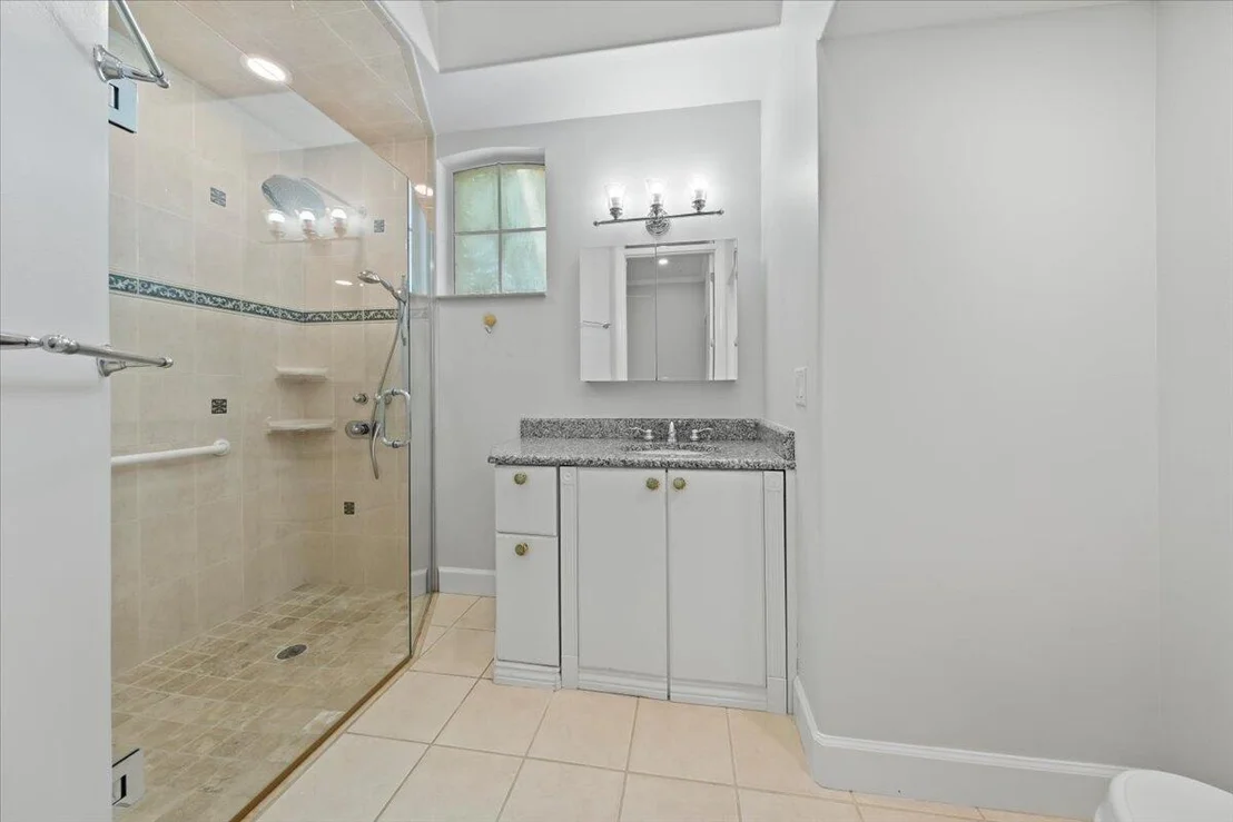Photo of 405 Newport Drive