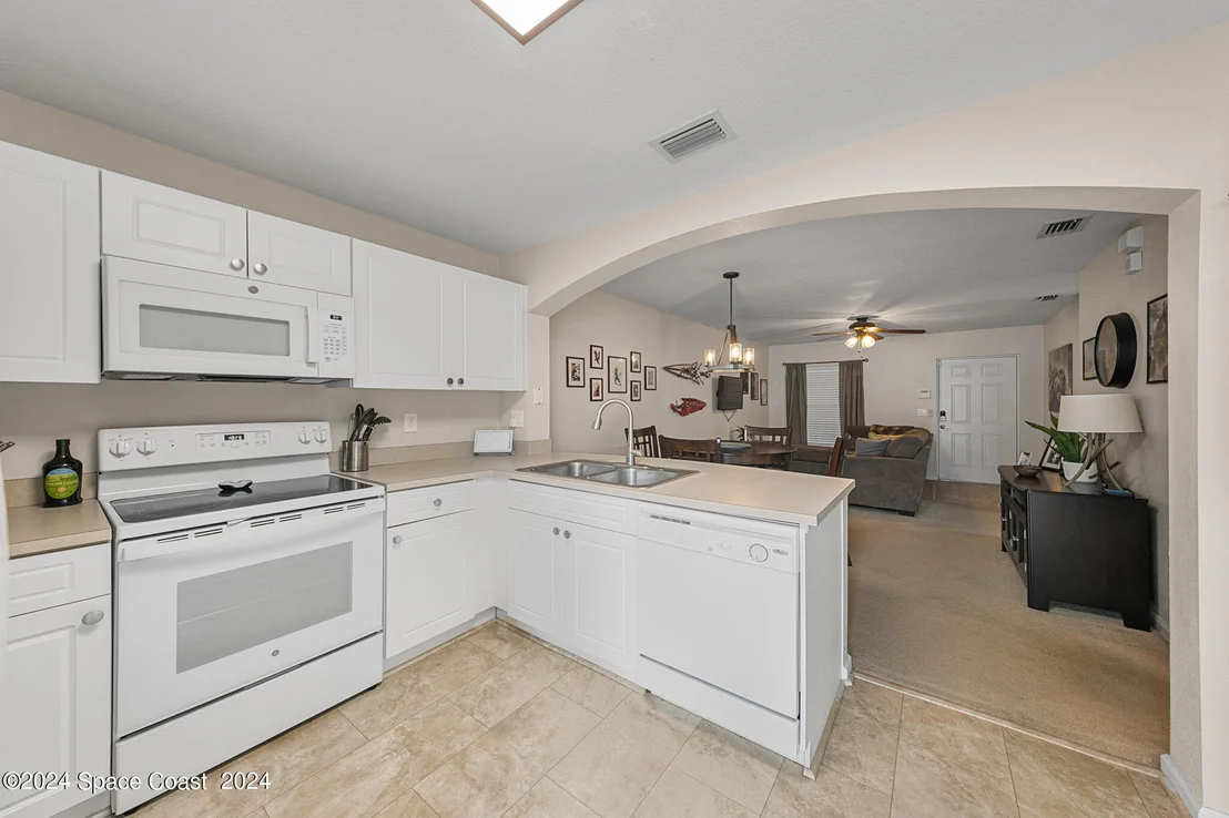 Photo of Unit 103 at 890 Luminary