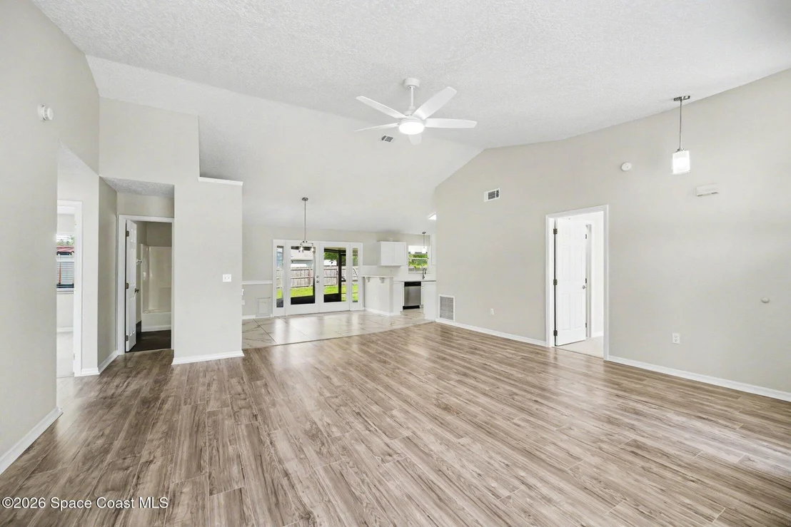 Photo of 6570 Bancroft Avenue
