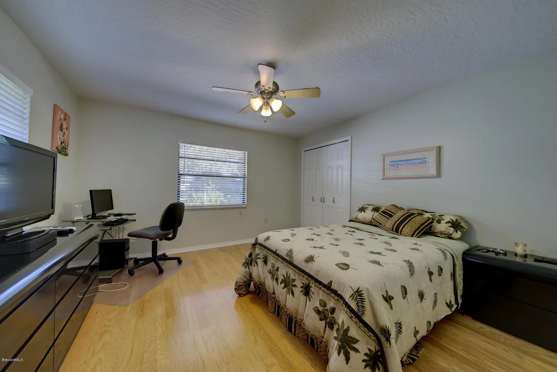 Photo of 1827 S Live Oak Drive