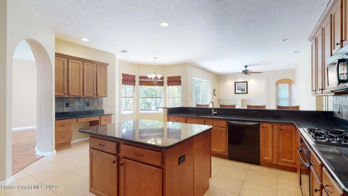 Photo of 3356 Peninsula Circle