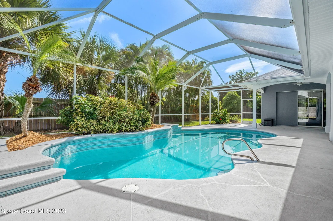 Photo of 213 Peregrine Drive