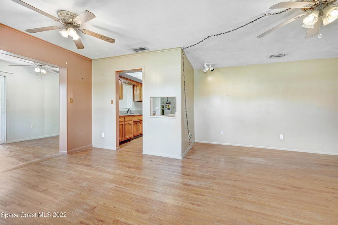 Photo of 995 Beacon Road