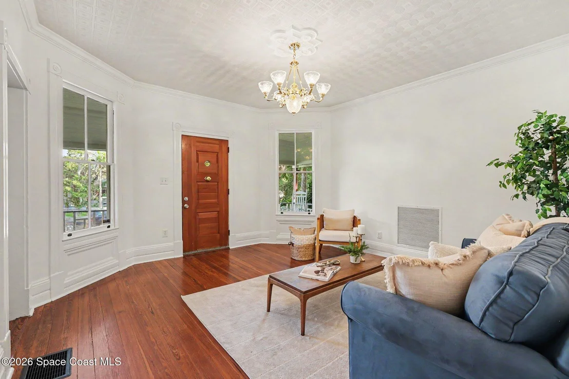 Photo of 35 Barton Avenue