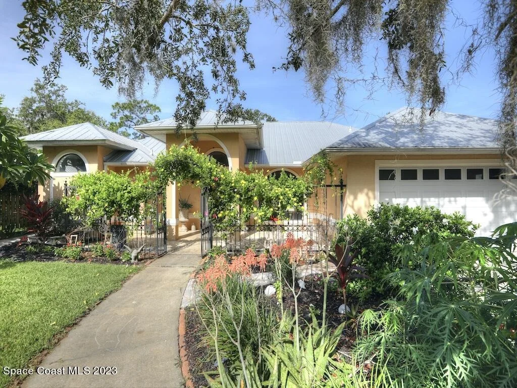 Photo of 9850 Oak