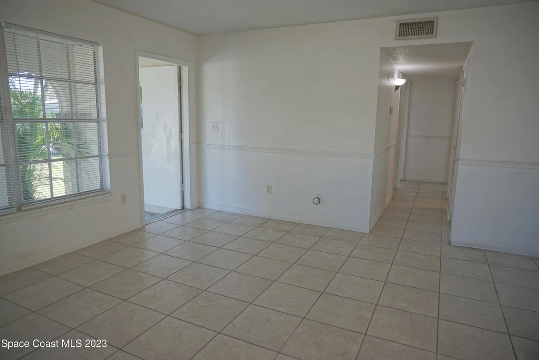 Photo of 748 Angle Street NE