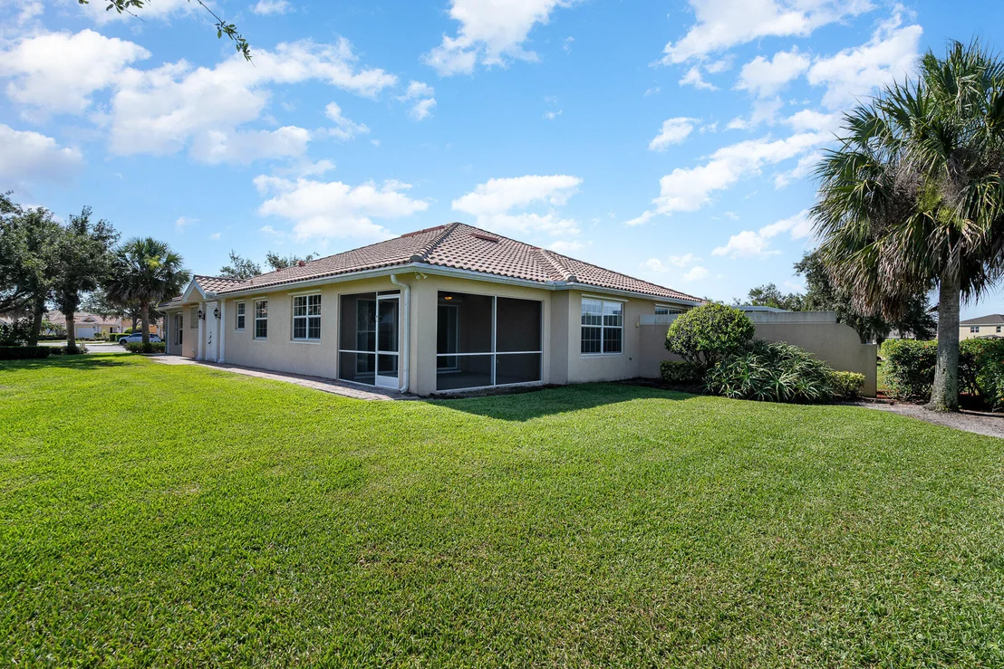 Photo of 3492 Hyperion Way SE