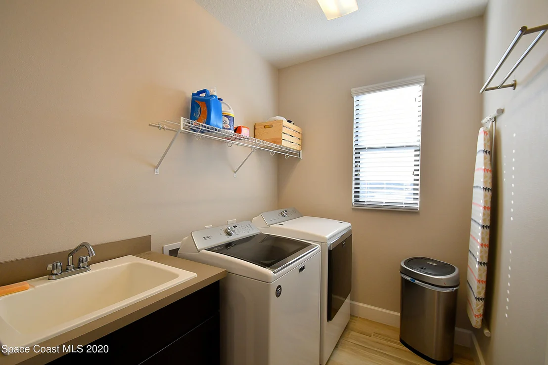 Photo of 2872 Casterton Drive