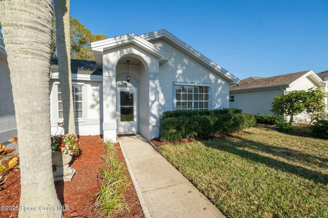 Photo of 6996 Hammock Lakes Drive