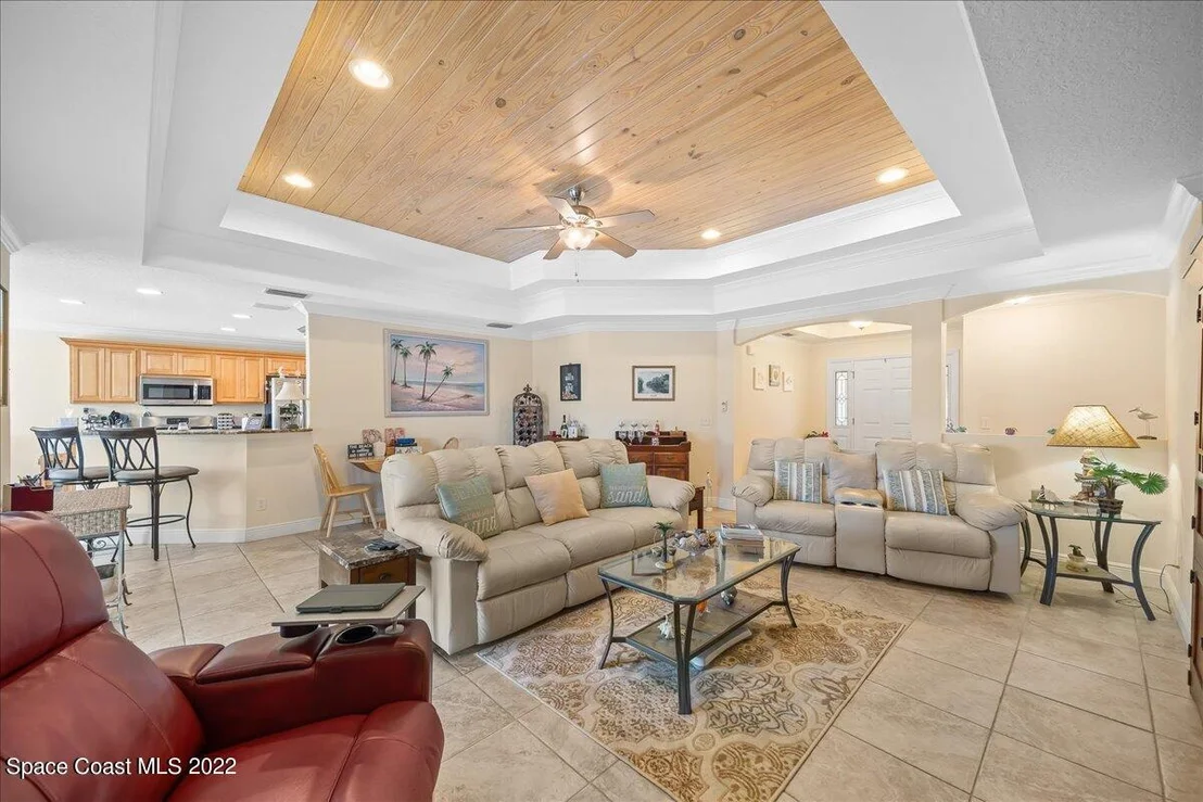 Photo of 5265 Evinrude Road