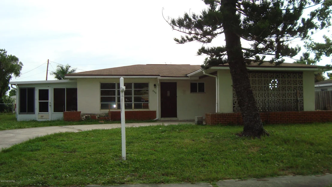Photo of 854 Angle Street NE