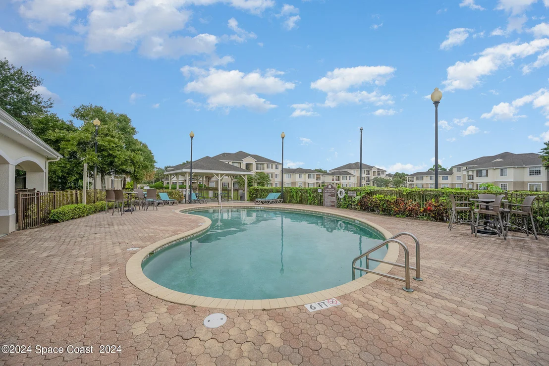 Photo of Unit 1021 at 3501 D'Avinci Way