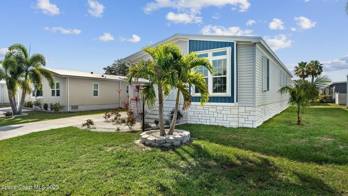 Photo of 1104 Tequesta Drive