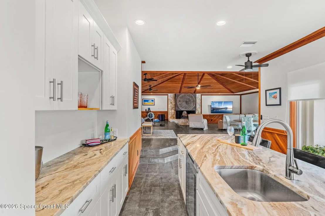 Photo of 207 Riverside Drive