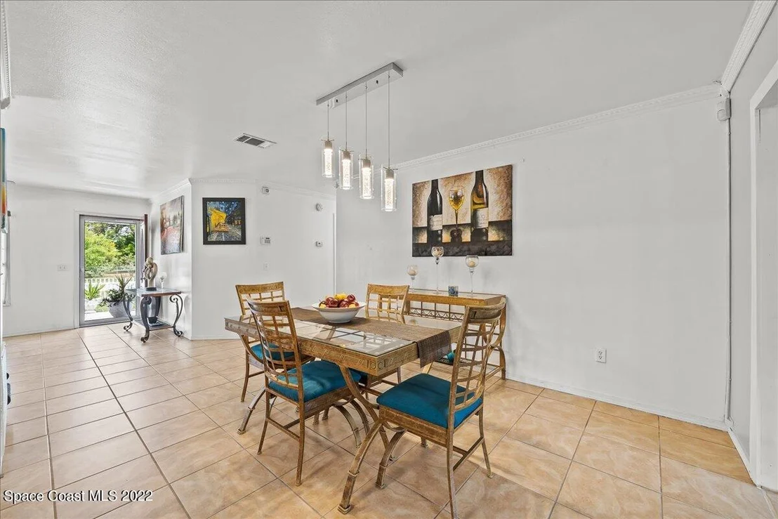 Photo of 1197 Mariposa Drive NE
