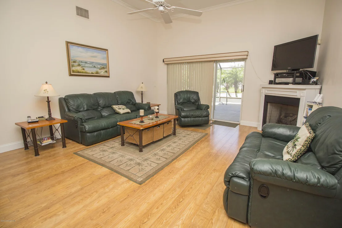 Photo of 1041 Pelican Lane